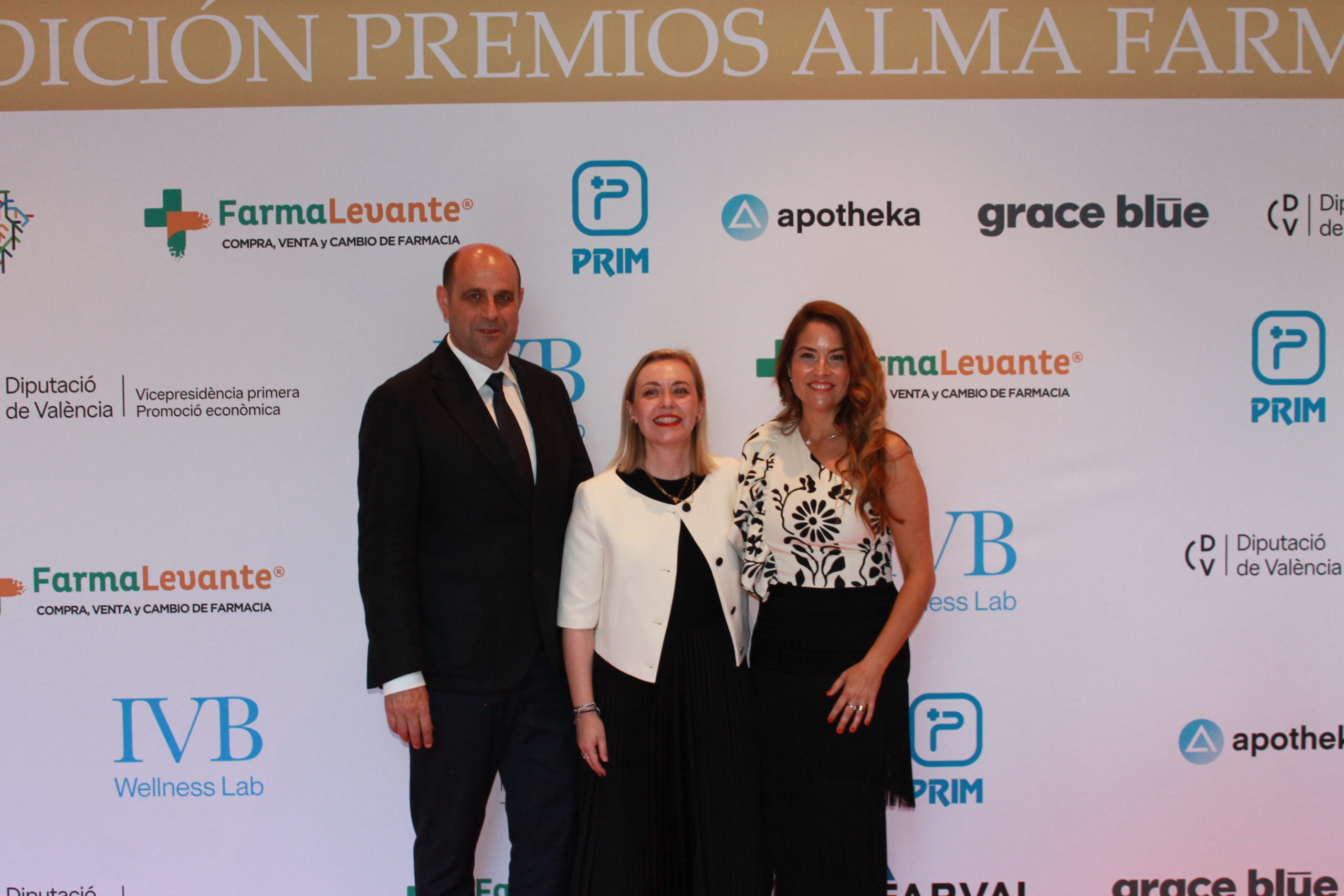 PREMIOS ALMA photocall Patrocinadores